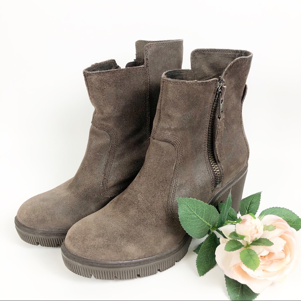 CAT Caterpillar Women's Batten Chukka Boots